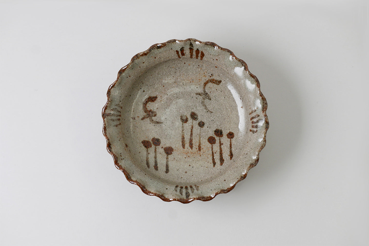 絵唐津輪花小皿 – TOKITOIRO onlineshop