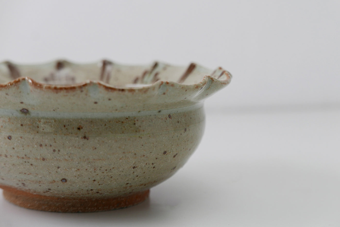 絵唐津輪花菓子鉢 – TOKITOIRO onlineshop