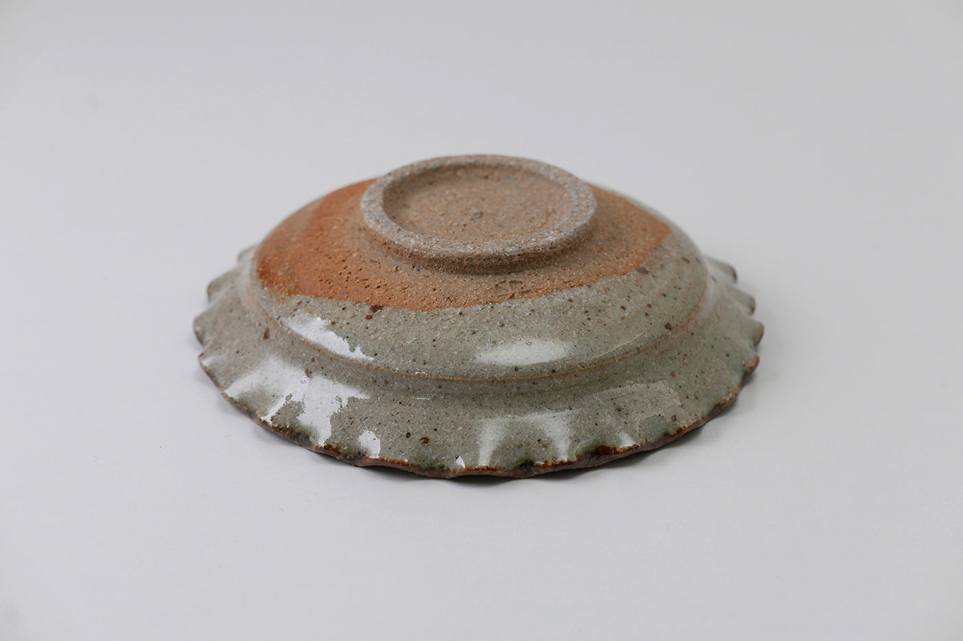 絵唐津輪花小皿 – TOKITOIRO onlineshop