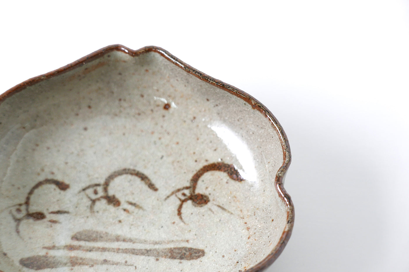 絵唐津千鳥文様小皿 – TOKITOIRO onlineshop