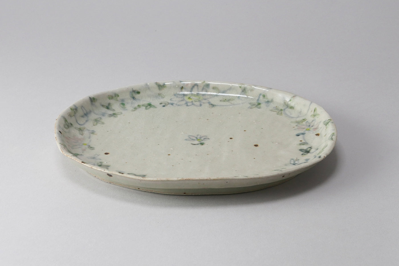 色絵花文オーバル皿 – TOKITOIRO onlineshop